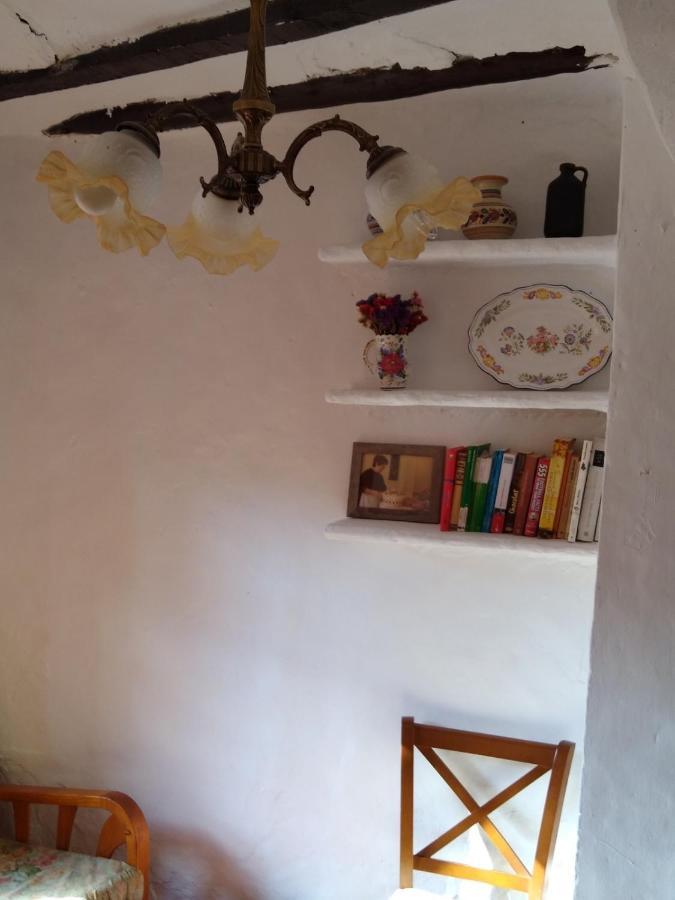 Casa De Amparo Y Jose Manuel Guest House Pavies Bagian luar foto